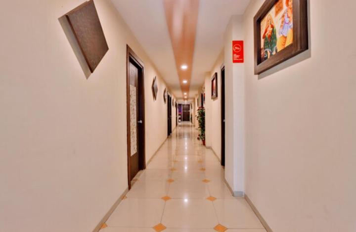 Hotel Nilkanth Inn Halol Экстерьер фото